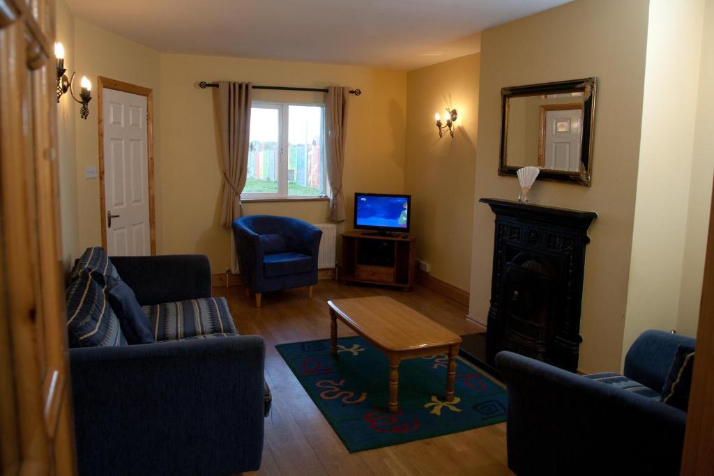 Ceol Na Mara Holiday Homes - Cois Tra & Cor Na Dtonn 에니스크론 객실 사진